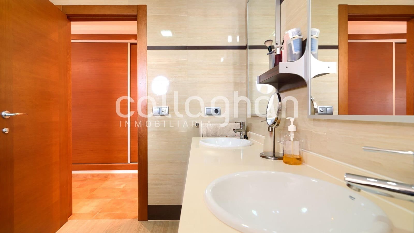 5 Zimmer Villa zu verkaufen in Montserrat mit Pool Garage - 449.000 € (Ref: 9825438)
