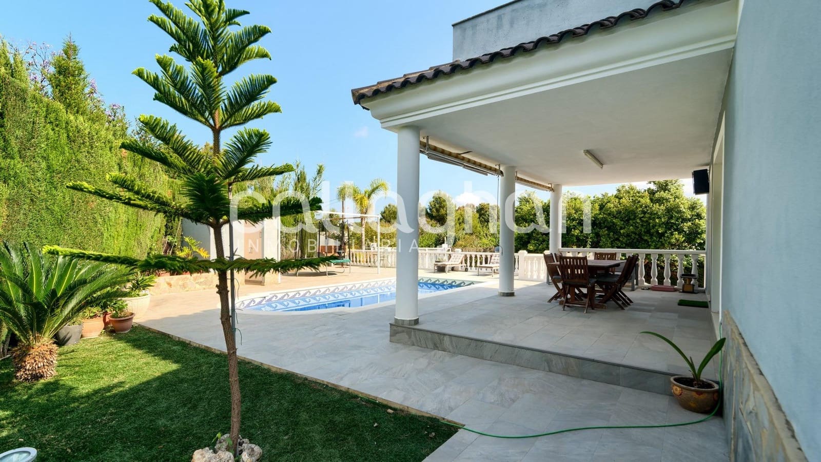 5 Zimmer Villa zu verkaufen in Montserrat mit Pool Garage - 449.000 € (Ref: 9825438)