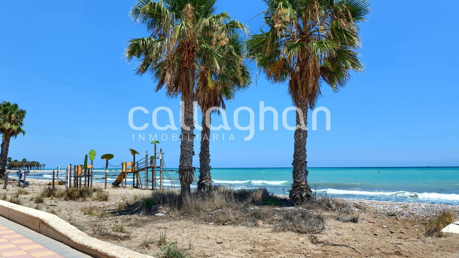 Pareado de 3 habitaciones en Chilches en venta - 304.000 € (Ref: 9825439)