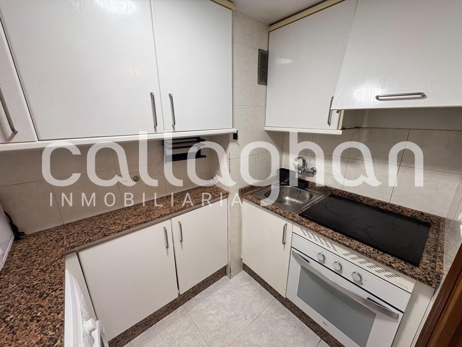1 slaapkamer Flat te huur in Valencia stad met garage - € 1.200 (Ref: 9831717)