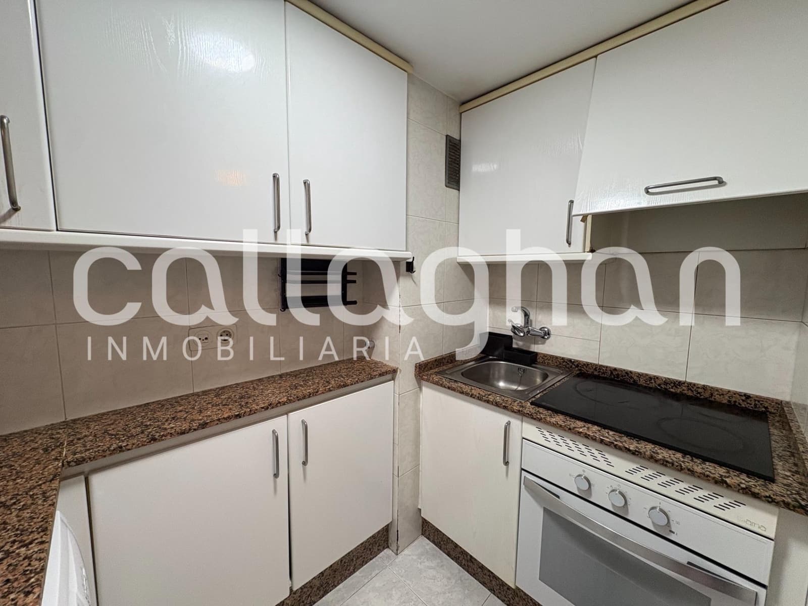1 slaapkamer Flat te huur in Valencia stad met garage - € 1.200 (Ref: 9831717)