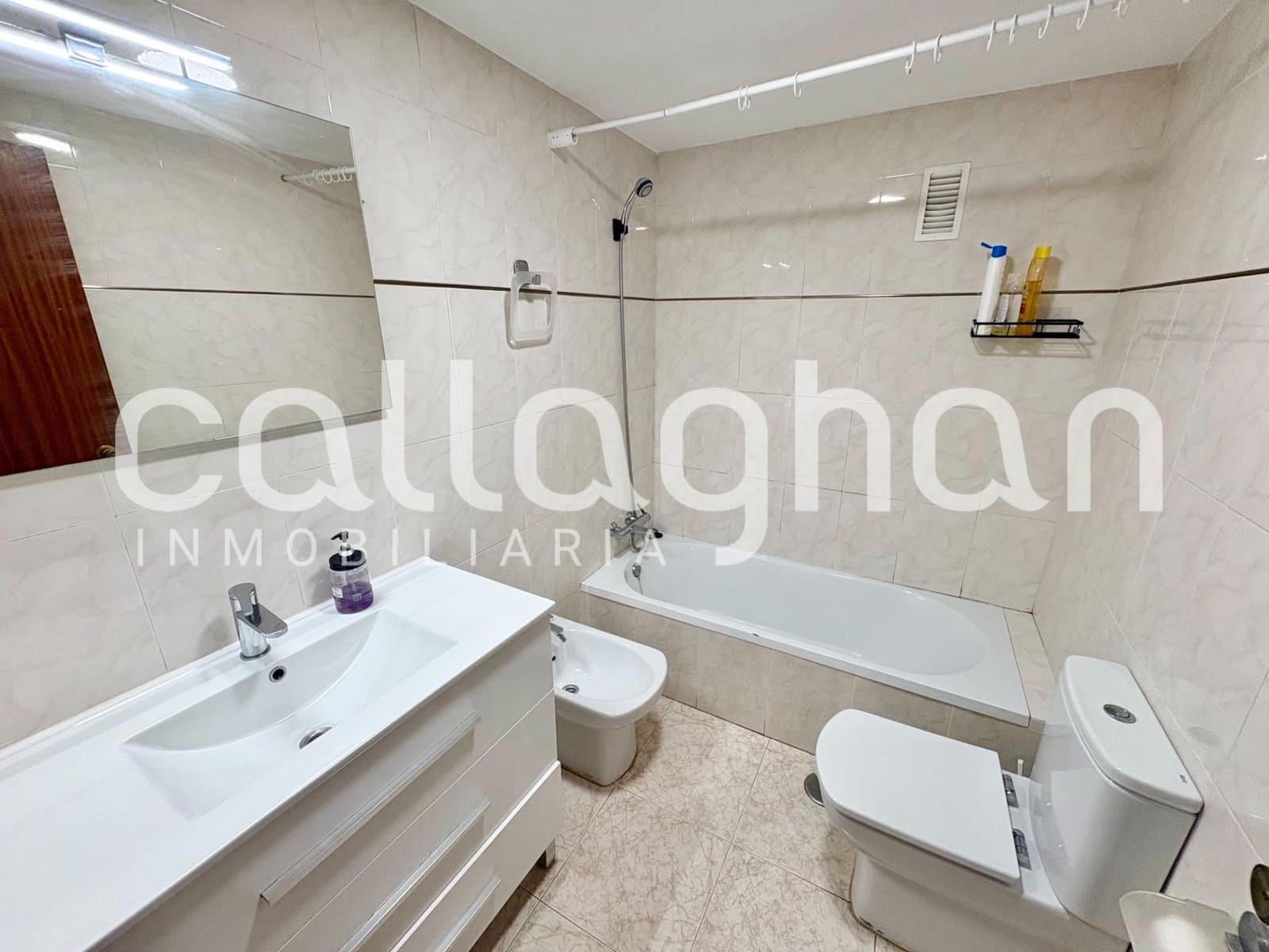 1 slaapkamer Flat te huur in Valencia stad met garage - € 1.200 (Ref: 9831717)