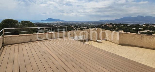 3 makuuhuone Kattohuoneisto myytävänä paikassa Altea la Vella, Altea mukana uima-altaan 
autotalli - 695 000 € (Ref: 9831718)