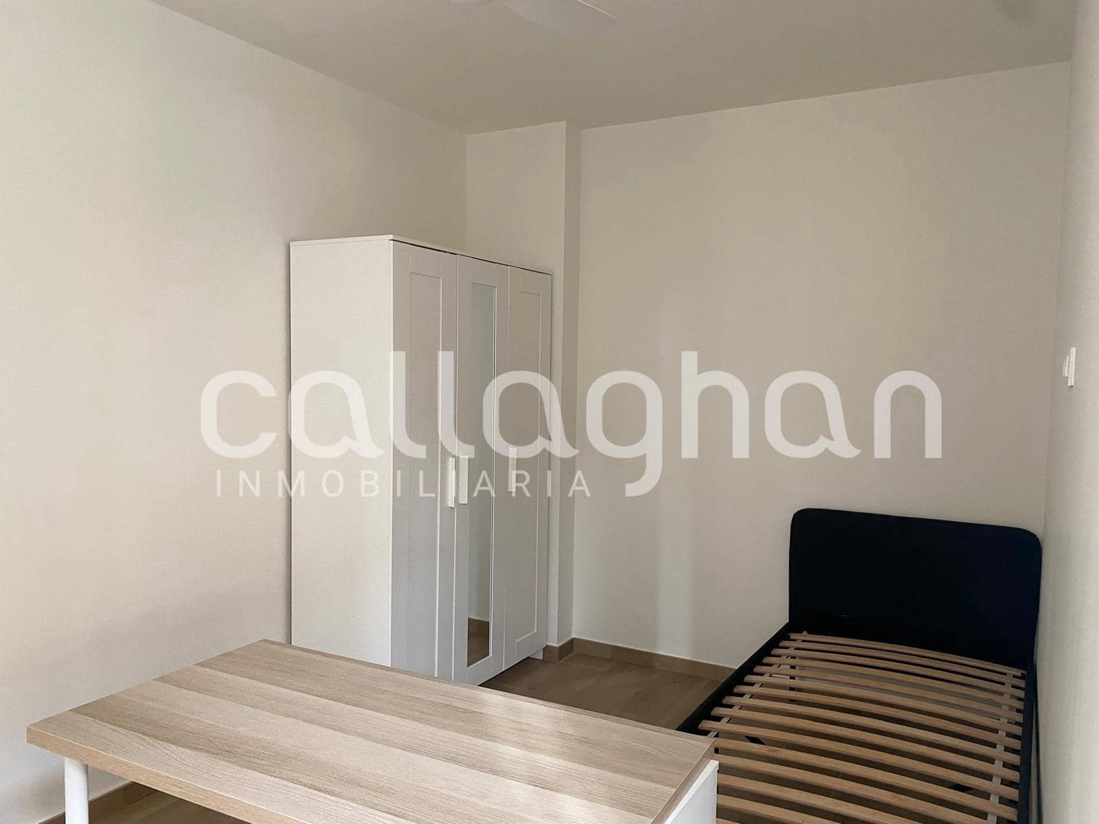 5 bedroom Apartment for sale in Burjassot - € 375,000 (Ref: 9833896)
