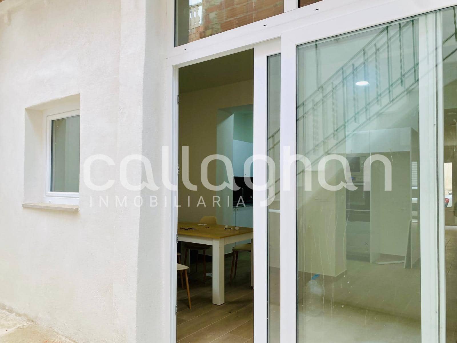 5 bedroom Apartment for sale in Burjassot - € 375,000 (Ref: 9833896)