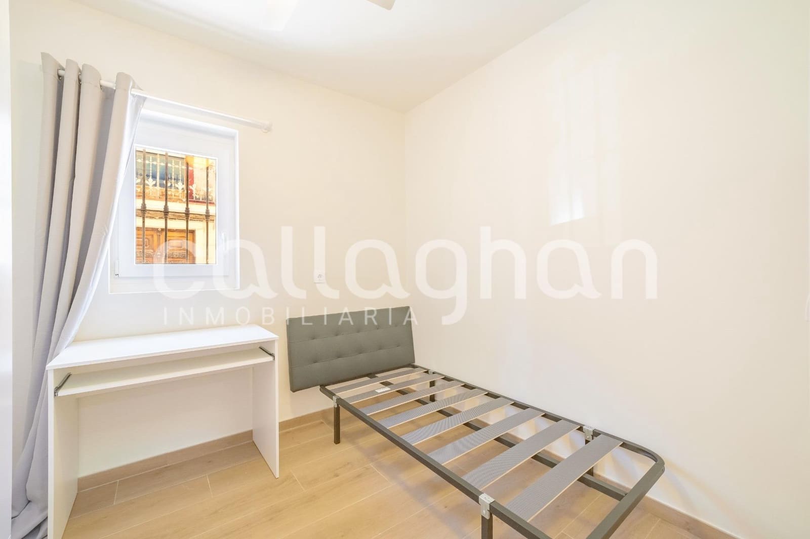 4 bedroom Apartment for sale in Burjassot - € 389,000 (Ref: 9833896)
