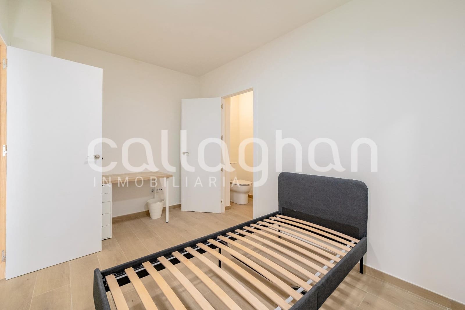 4 bedroom Apartment for sale in Burjassot - € 389,000 (Ref: 9833896)