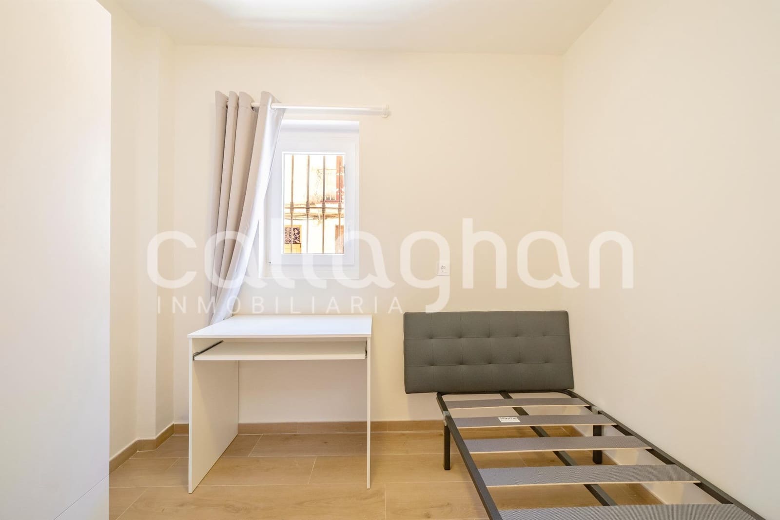 4 bedroom Apartment for sale in Burjassot - € 389,000 (Ref: 9833896)
