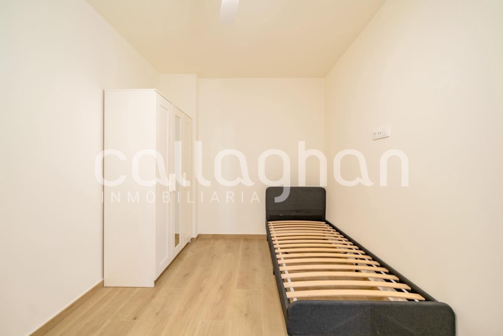 4 bedroom Apartment for sale in Burjassot - € 389,000 (Ref: 9833896)