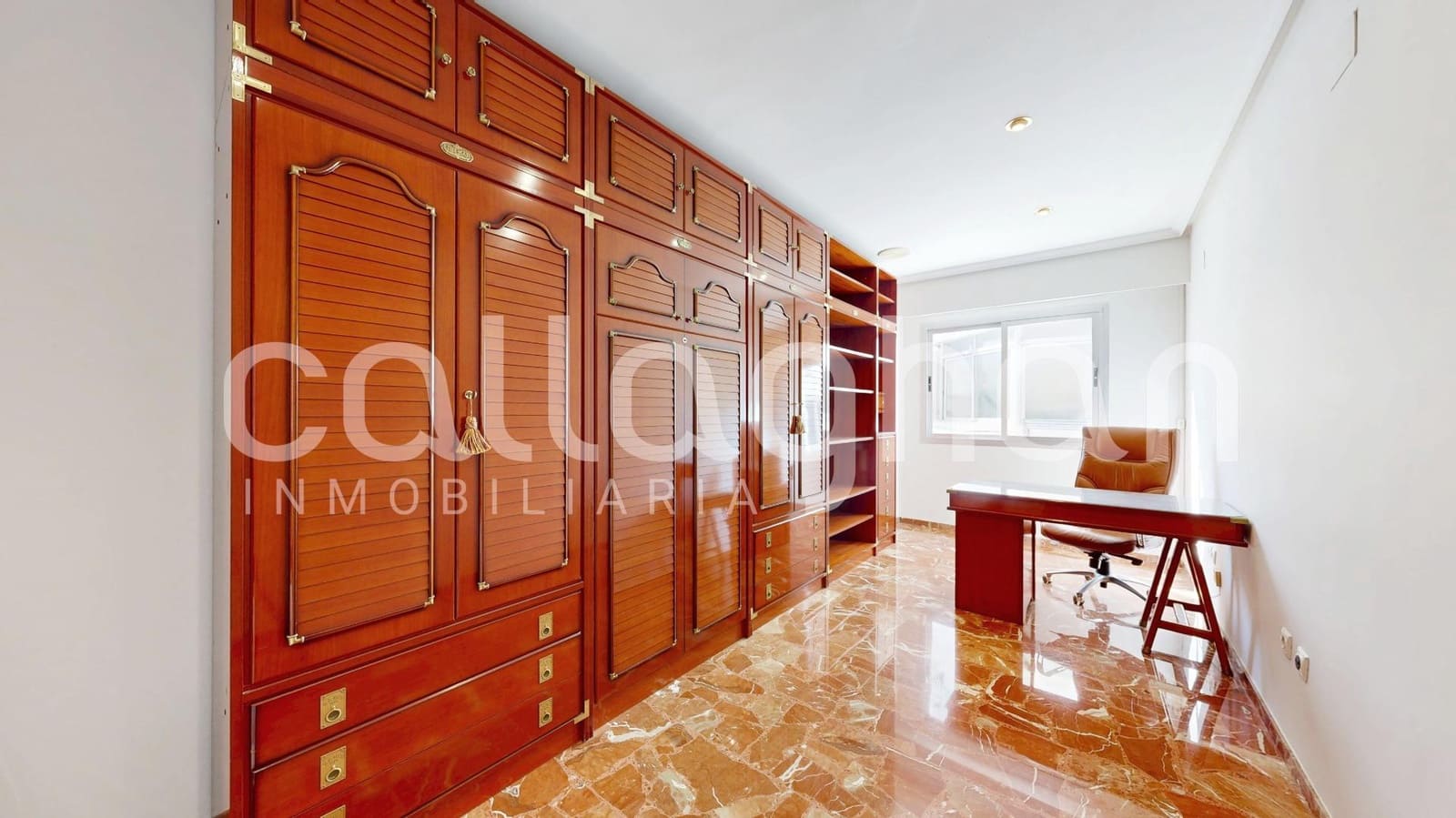 Piso de 4 habitaciones en València ciudad en venta con garaje - 830.000 € (Ref: 9836557)