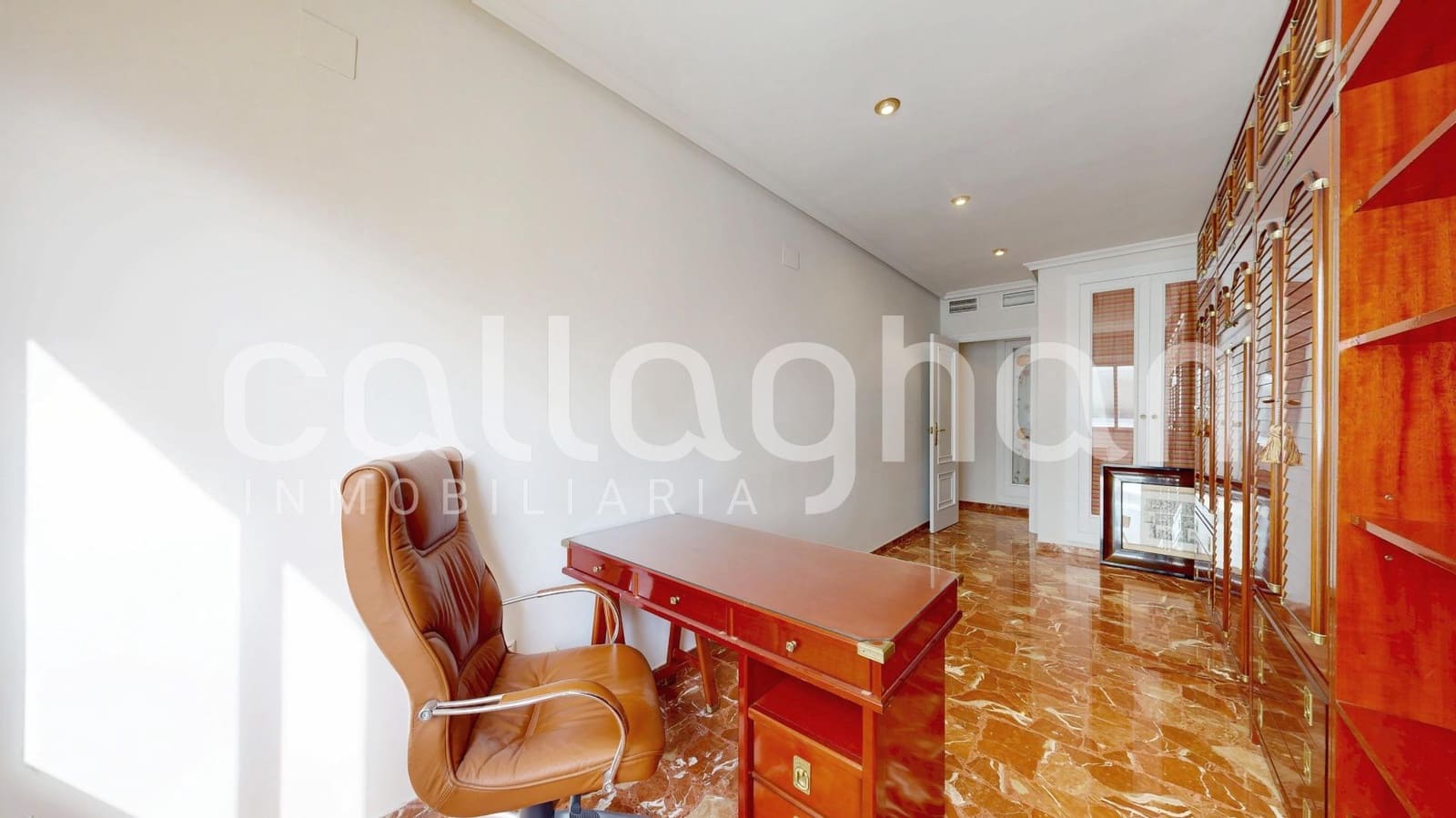 Piso de 4 habitaciones en València ciudad en venta con garaje - 830.000 € (Ref: 9836557)