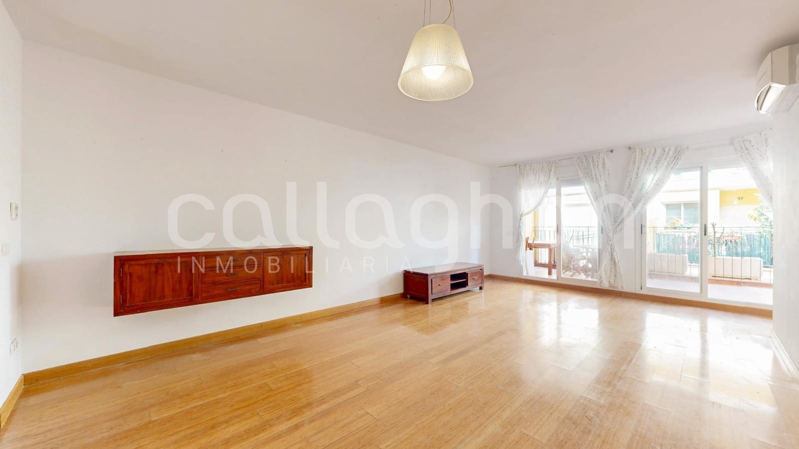 2 bedroom Flat for sale in Chiva with pool garage - € 249,000 (Ref: 9839511)