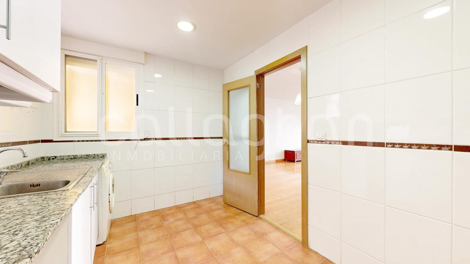 2 bedroom Flat for sale in Chiva with pool garage - € 249,000 (Ref: 9839511)