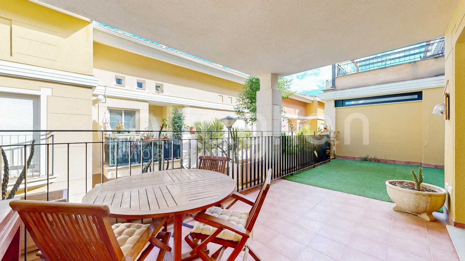 2 bedroom Flat for sale in Chiva with pool garage - € 249,000 (Ref: 9839511)