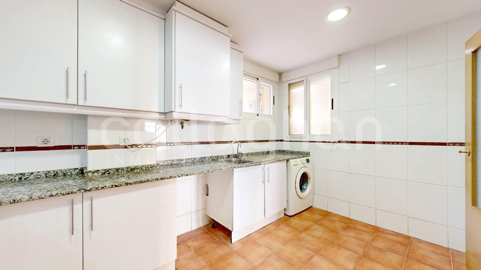 2 bedroom Flat for sale in Chiva with pool garage - € 249,000 (Ref: 9839511)