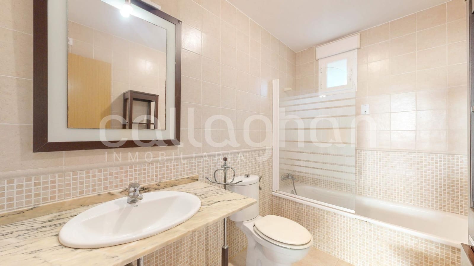 2 bedroom Flat for sale in Chiva with pool garage - € 249,000 (Ref: 9839511)