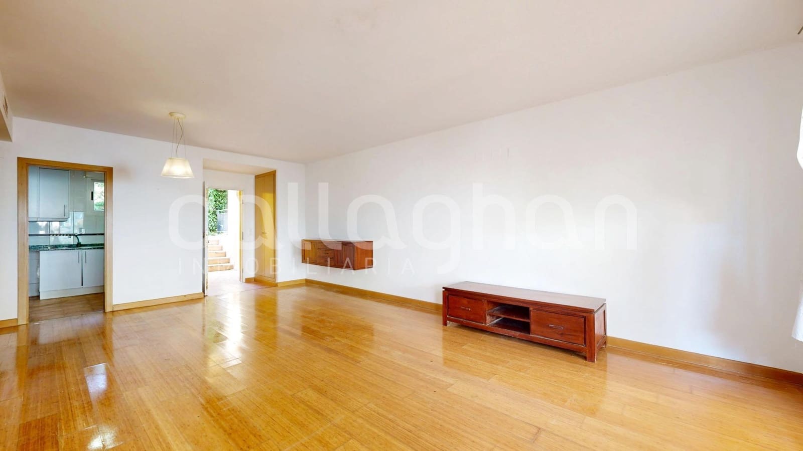2 bedroom Flat for sale in Chiva with pool garage - € 249,000 (Ref: 9839511)