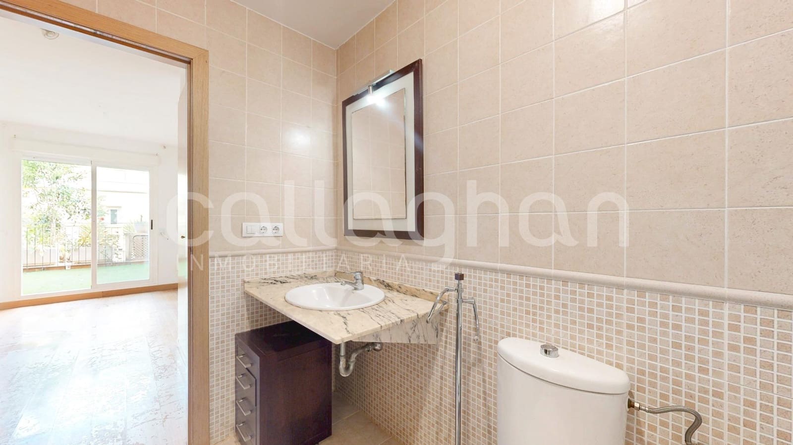 2 bedroom Flat for sale in Chiva with pool garage - € 249,000 (Ref: 9839511)