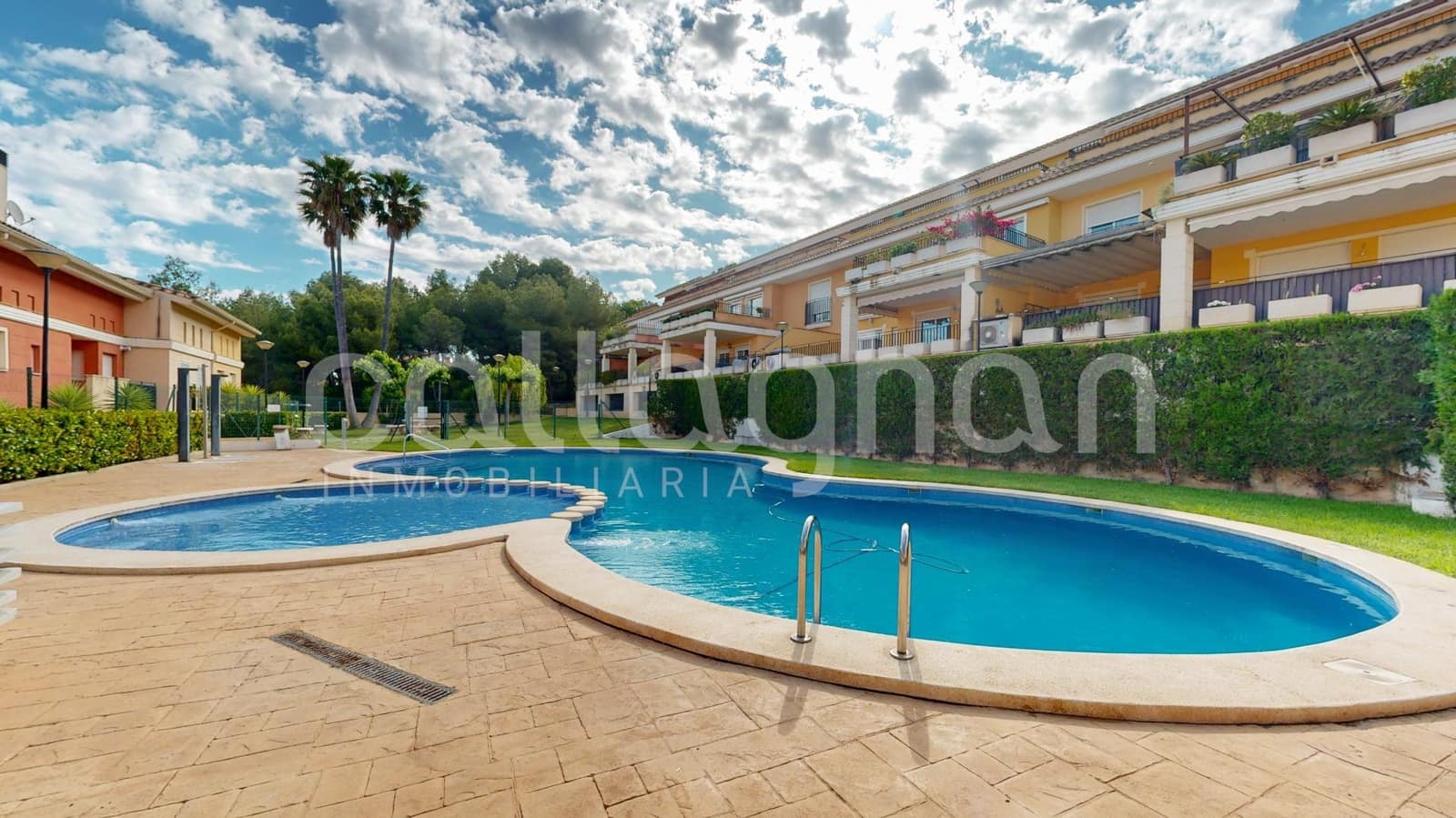 2 bedroom Flat for sale in Chiva with pool garage - € 249,000 (Ref: 9839511)