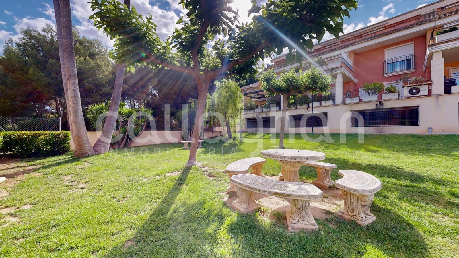 2 bedroom Flat for sale in Chiva with pool garage - € 249,000 (Ref: 9839511)