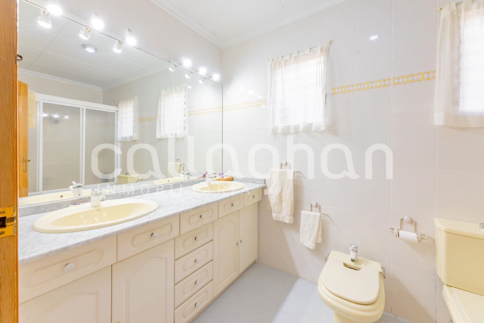 5 quarto Moradia em Banda para venda em Massanassa com garagem - 445 000 € (Ref: 9843711)