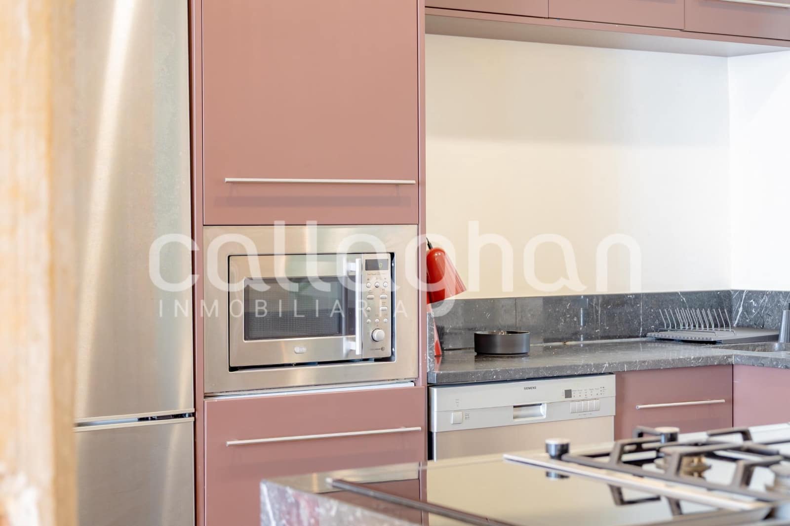 4 bedroom Flat for rent in Valencia city - € 2,500 (Ref: 9846622)