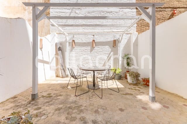 4 bedroom Flat for rent in La Gran Via, Valencia city - € 2,500 (Ref: 9846622)