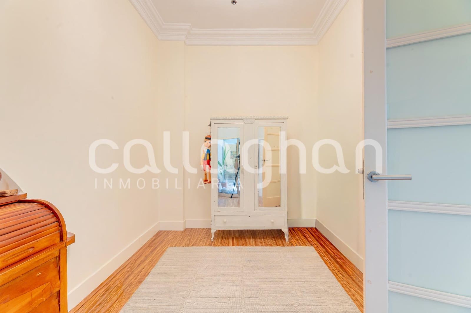 4 bedroom Flat for rent in Valencia city - € 2,500 (Ref: 9846622)