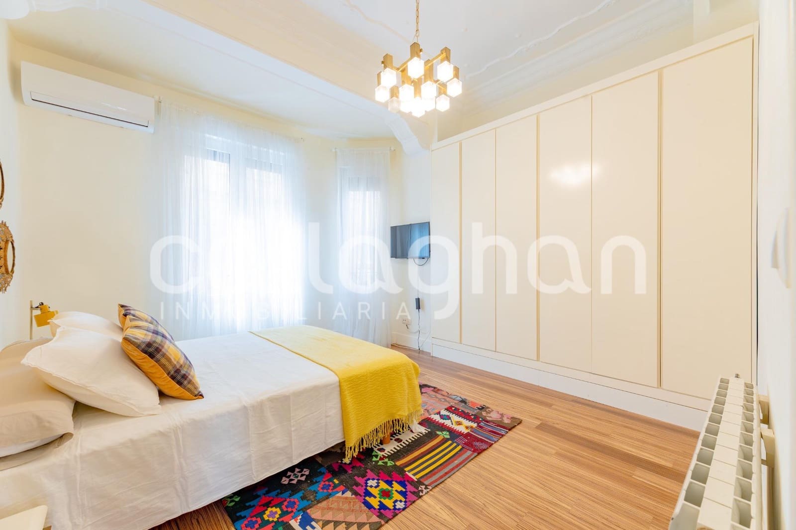 4 bedroom Flat for rent in Valencia city - € 2,500 (Ref: 9846622)