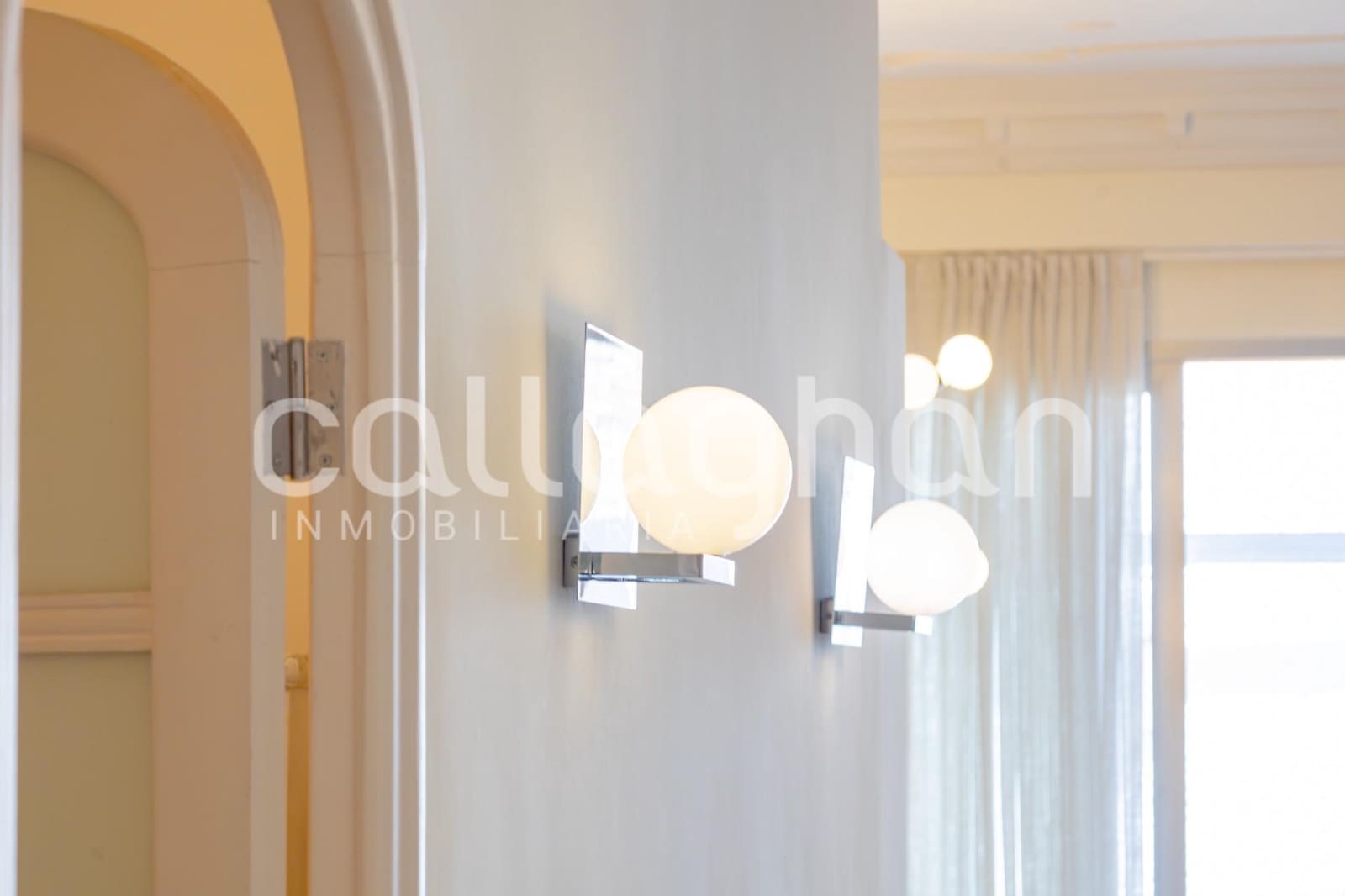 4 bedroom Flat for rent in Valencia city - € 2,500 (Ref: 9846622)