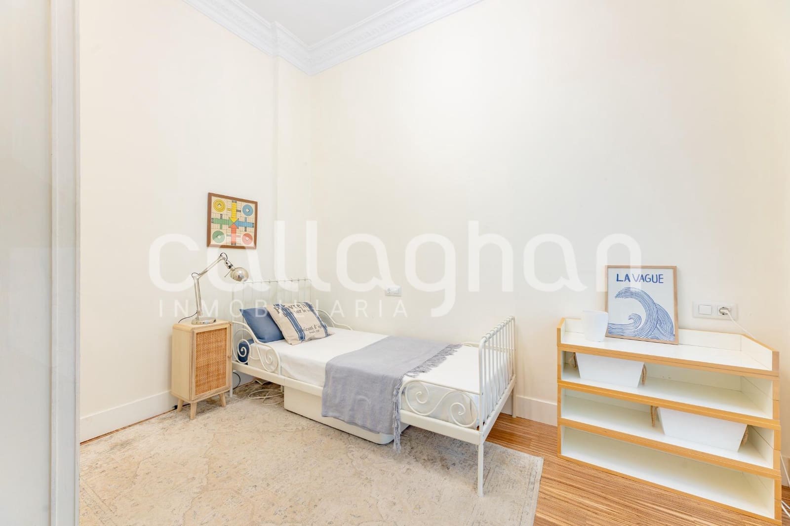 4 bedroom Flat for rent in Valencia city - € 2,500 (Ref: 9846622)