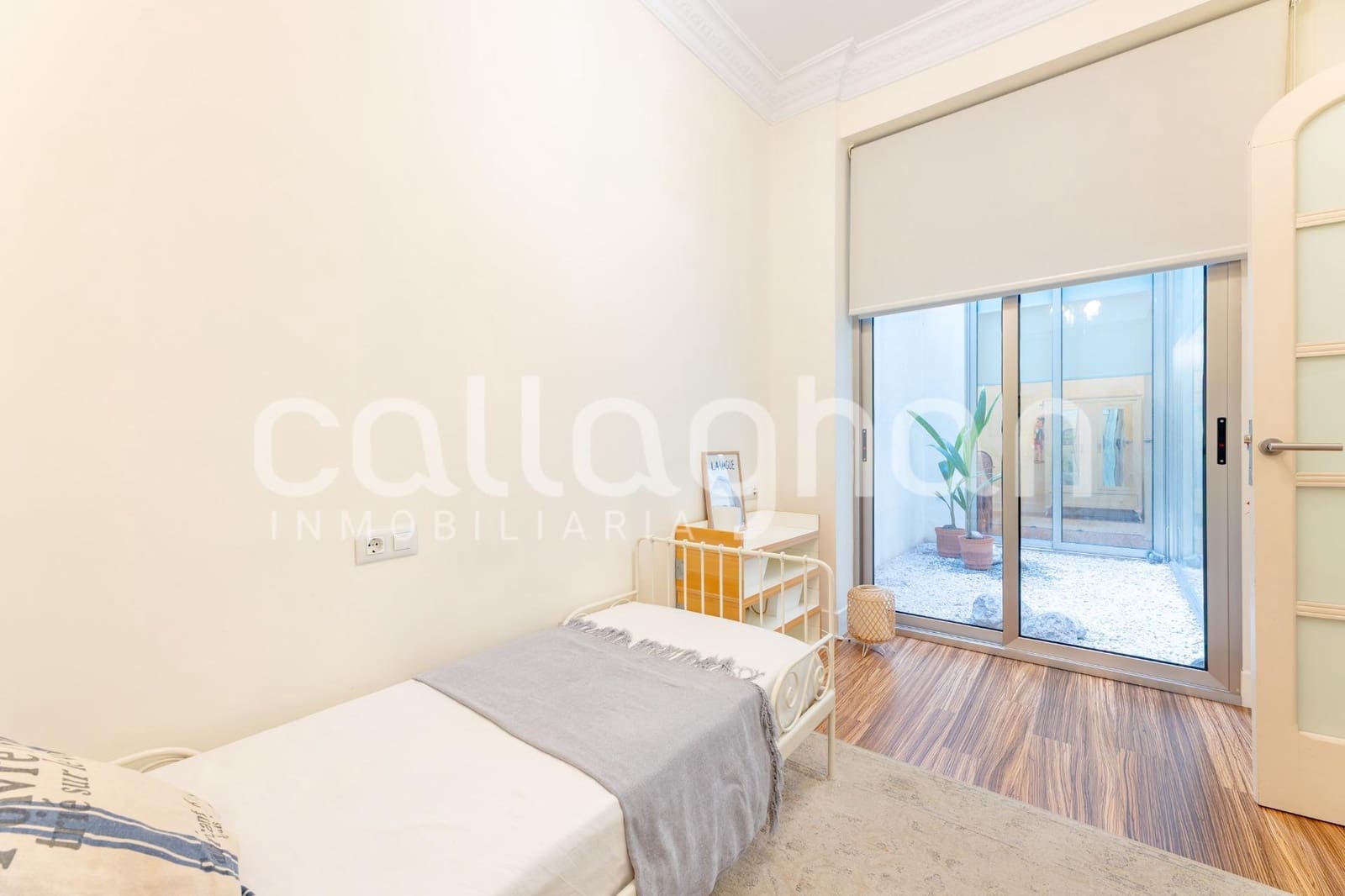 4 bedroom Flat for rent in Valencia city - € 2,500 (Ref: 9846622)