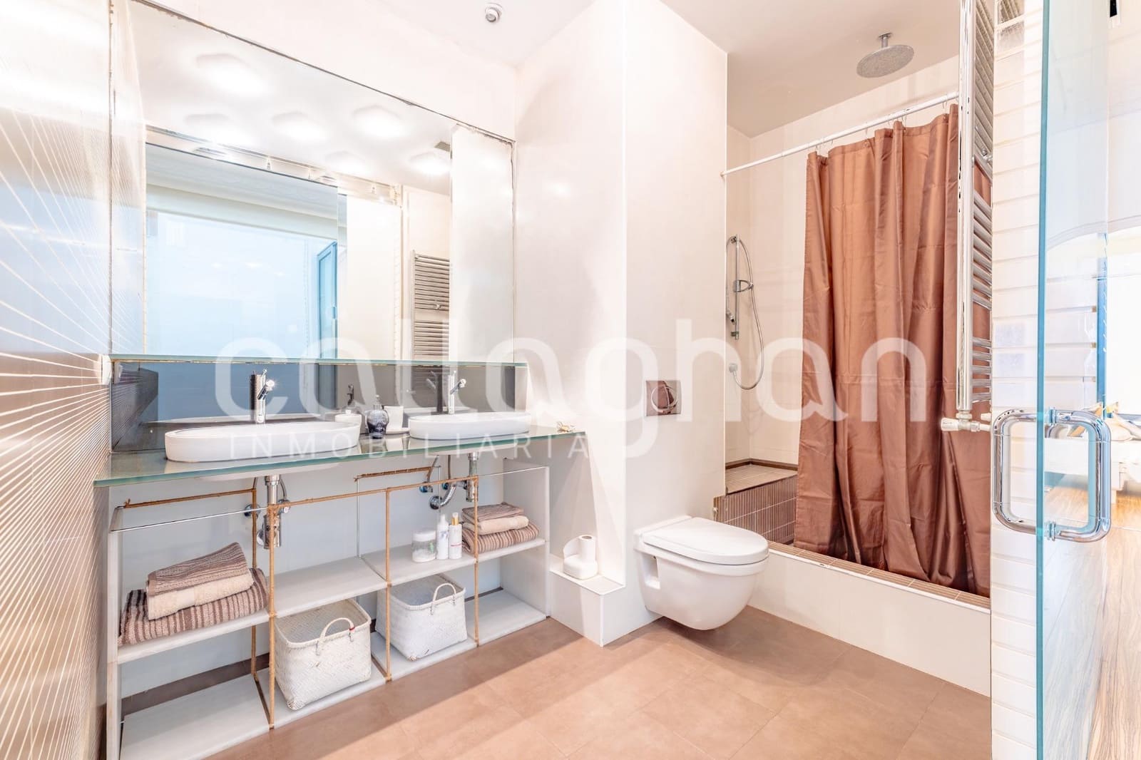 4 bedroom Flat for rent in Valencia city - € 2,500 (Ref: 9846622)