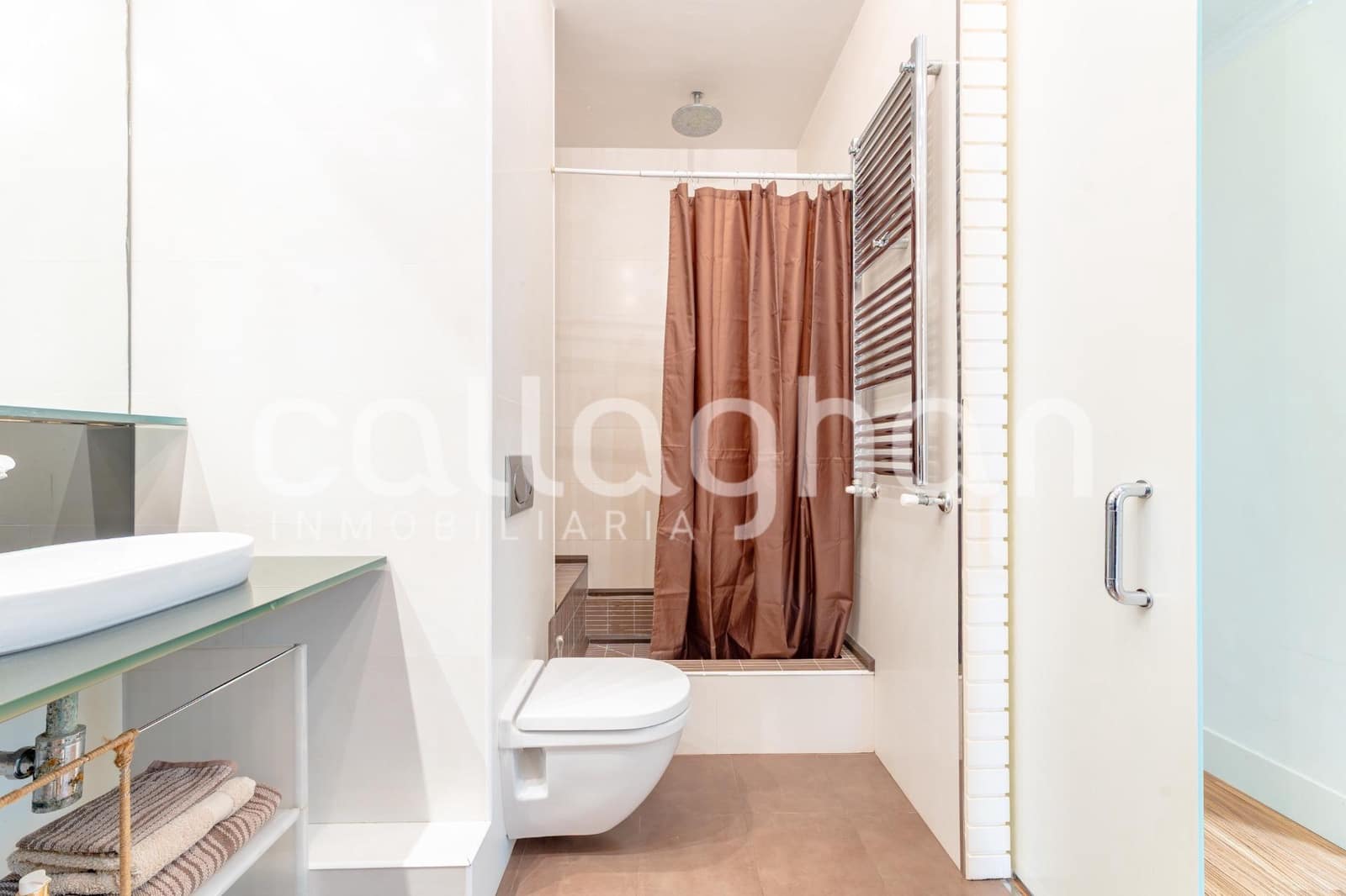 4 bedroom Flat for rent in Valencia city - € 2,500 (Ref: 9846622)