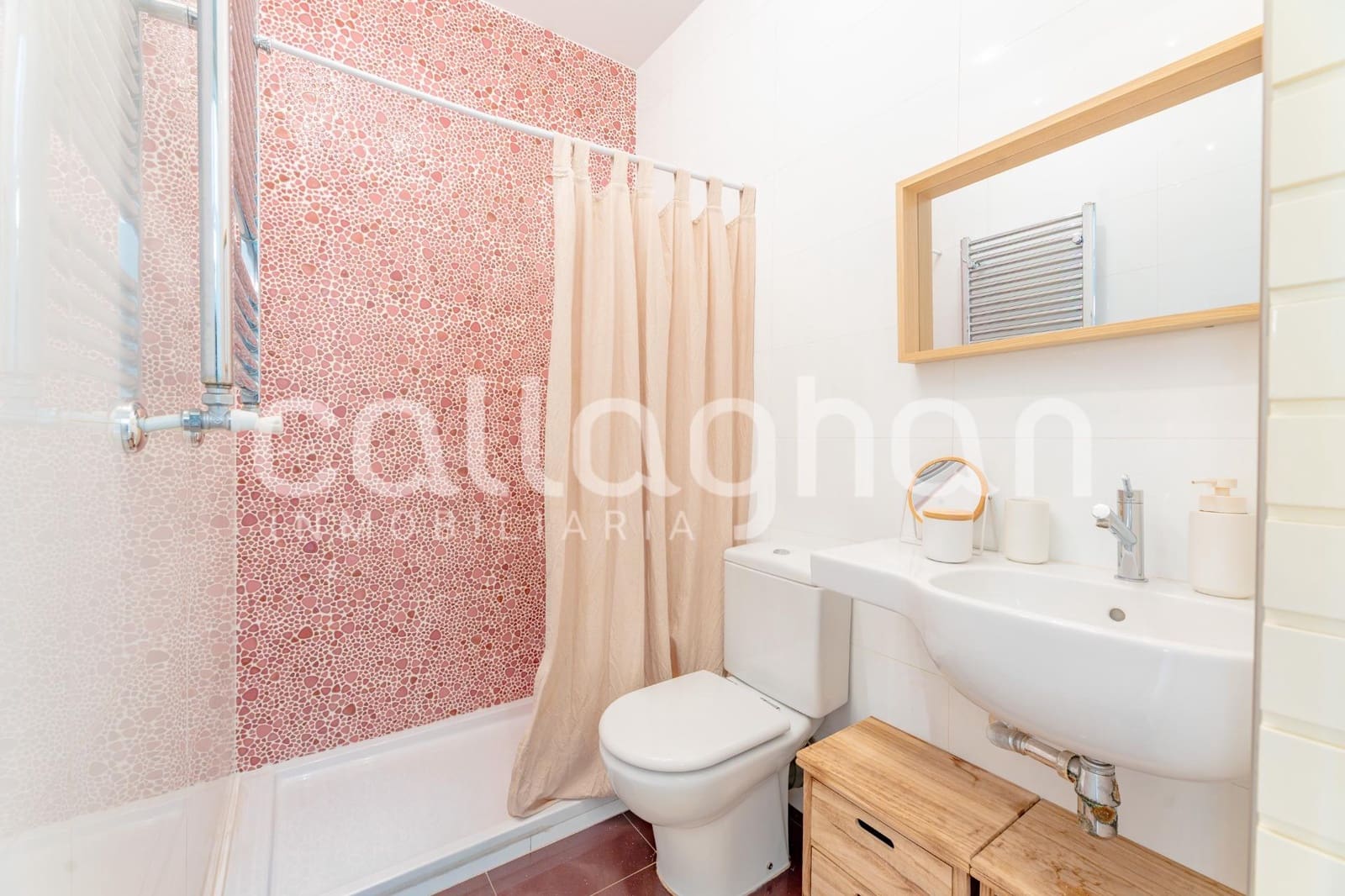 4 bedroom Flat for rent in Valencia city - € 2,500 (Ref: 9846622)