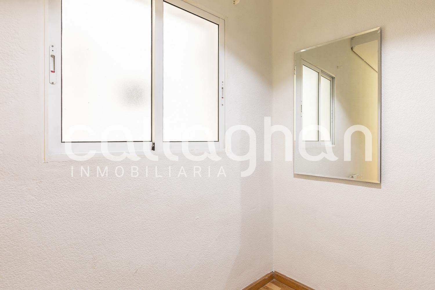3 soverom Leilighet til leie i Valencia by - € 1 250 (Ref: 9849618)