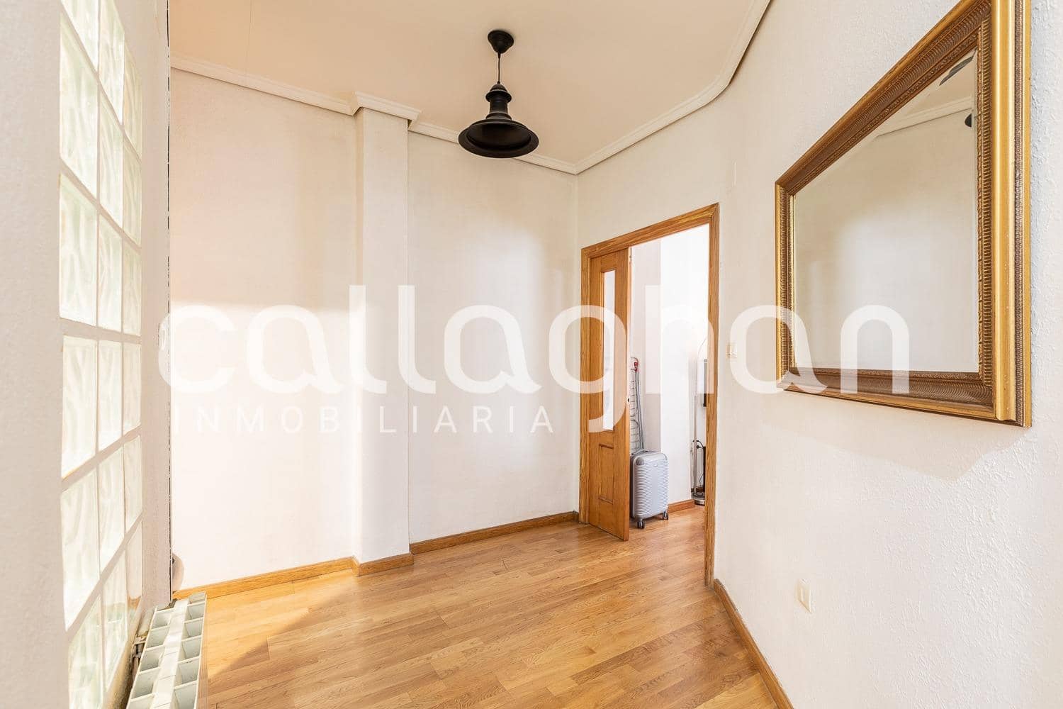 3 soverom Leilighet til leie i Valencia by - € 1 250 (Ref: 9849618)