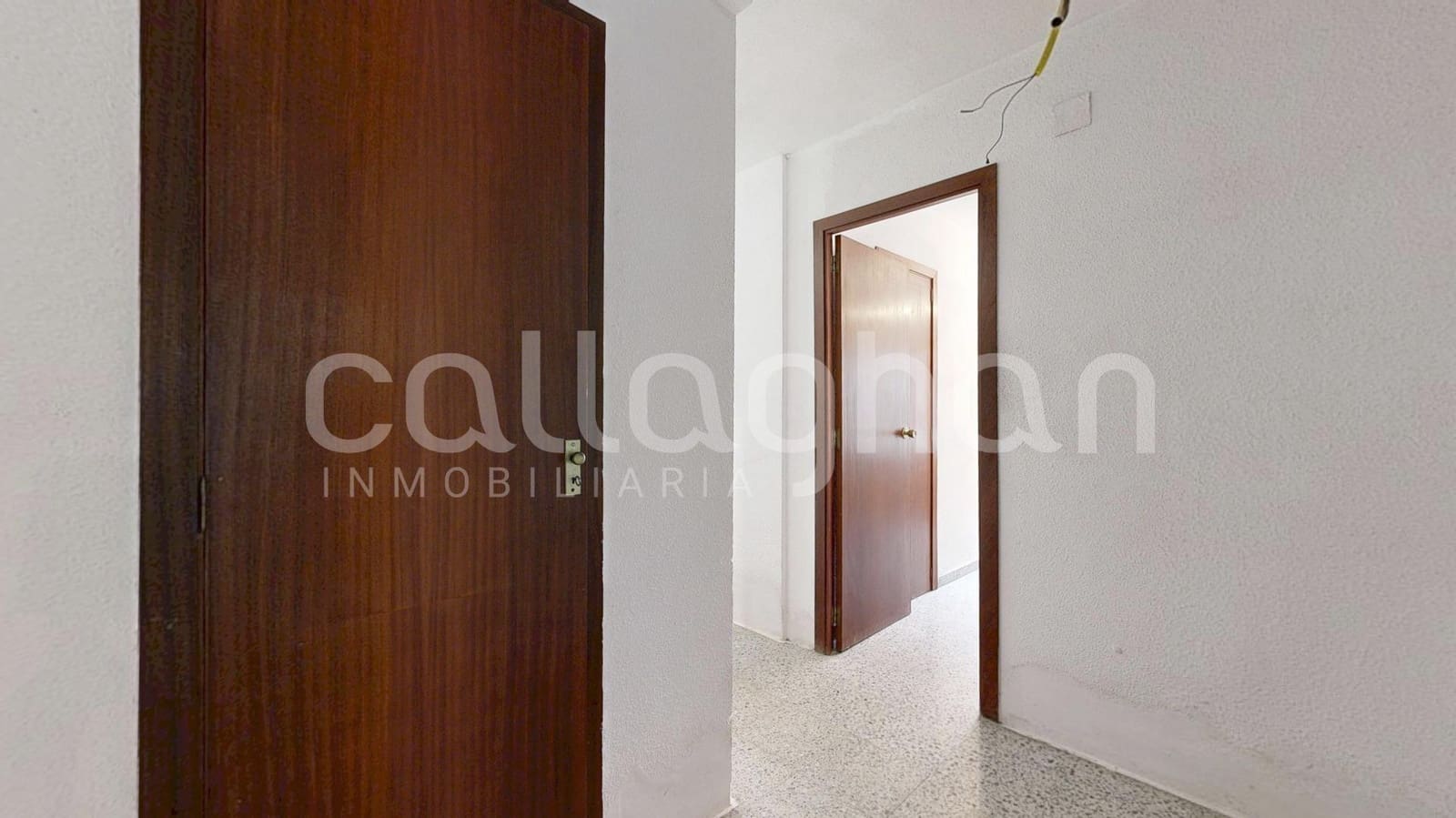 Piso de 4 habitaciones en València ciudad en venta - 380.000 € (Ref: 9851945)