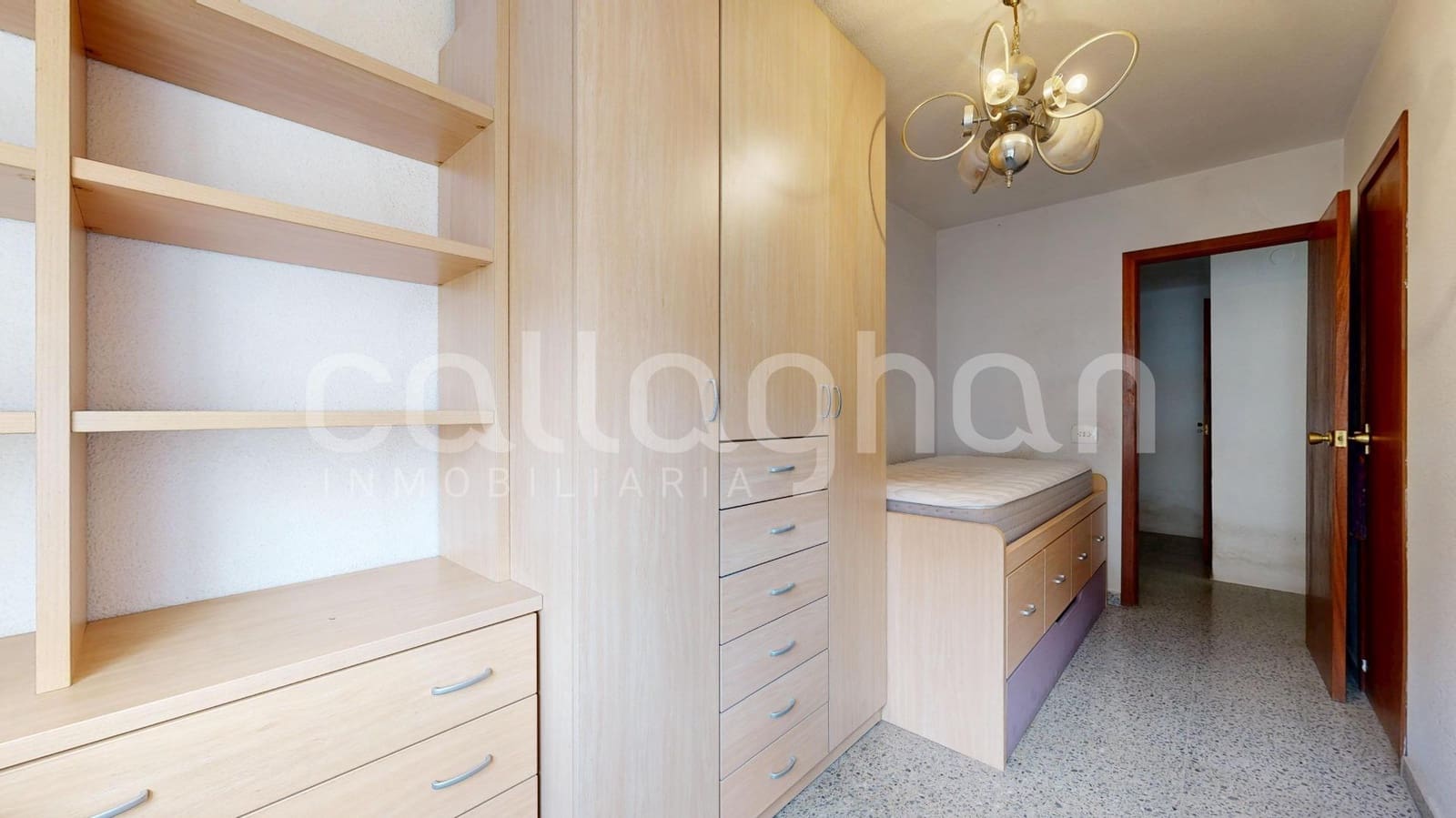 Piso de 4 habitaciones en València ciudad en venta - 380.000 € (Ref: 9851945)