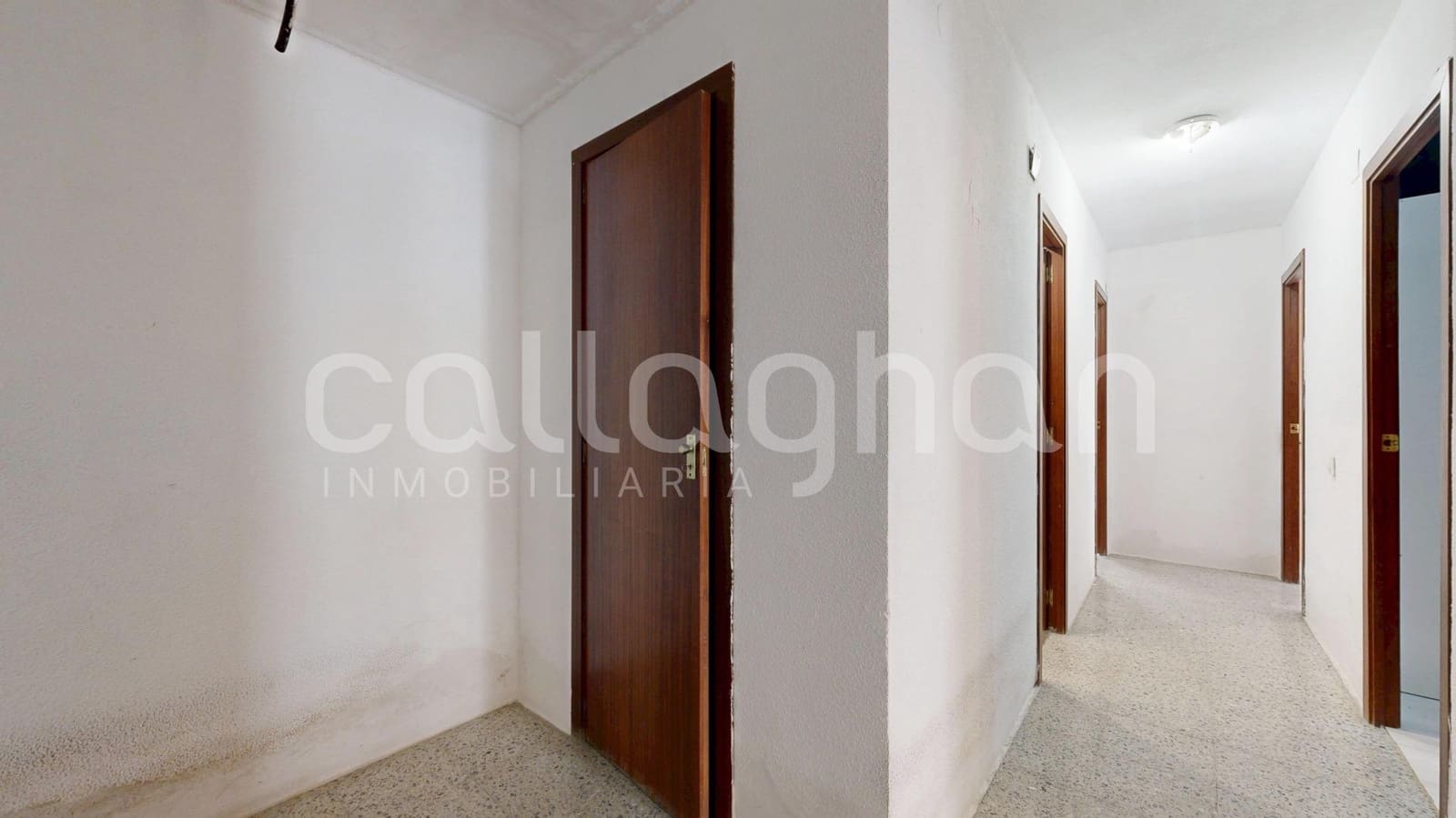 Piso de 4 habitaciones en València ciudad en venta - 380.000 € (Ref: 9851945)