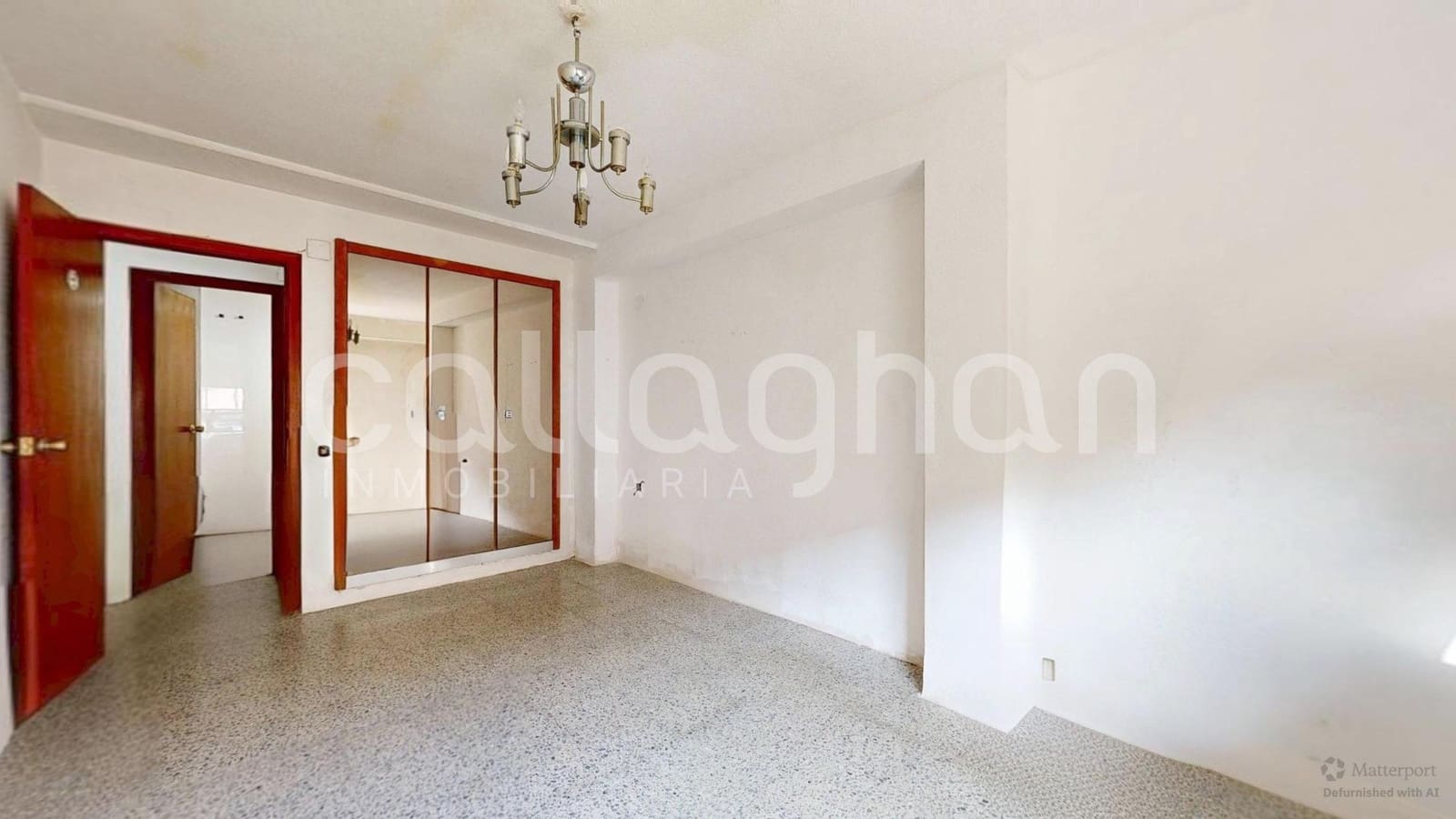Piso de 4 habitaciones en València ciudad en venta - 380.000 € (Ref: 9851945)