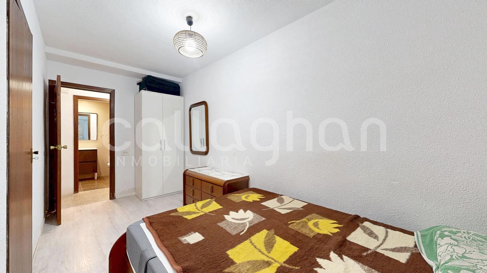 Piso de 4 habitaciones en València ciudad en venta - 380.000 € (Ref: 9851945)