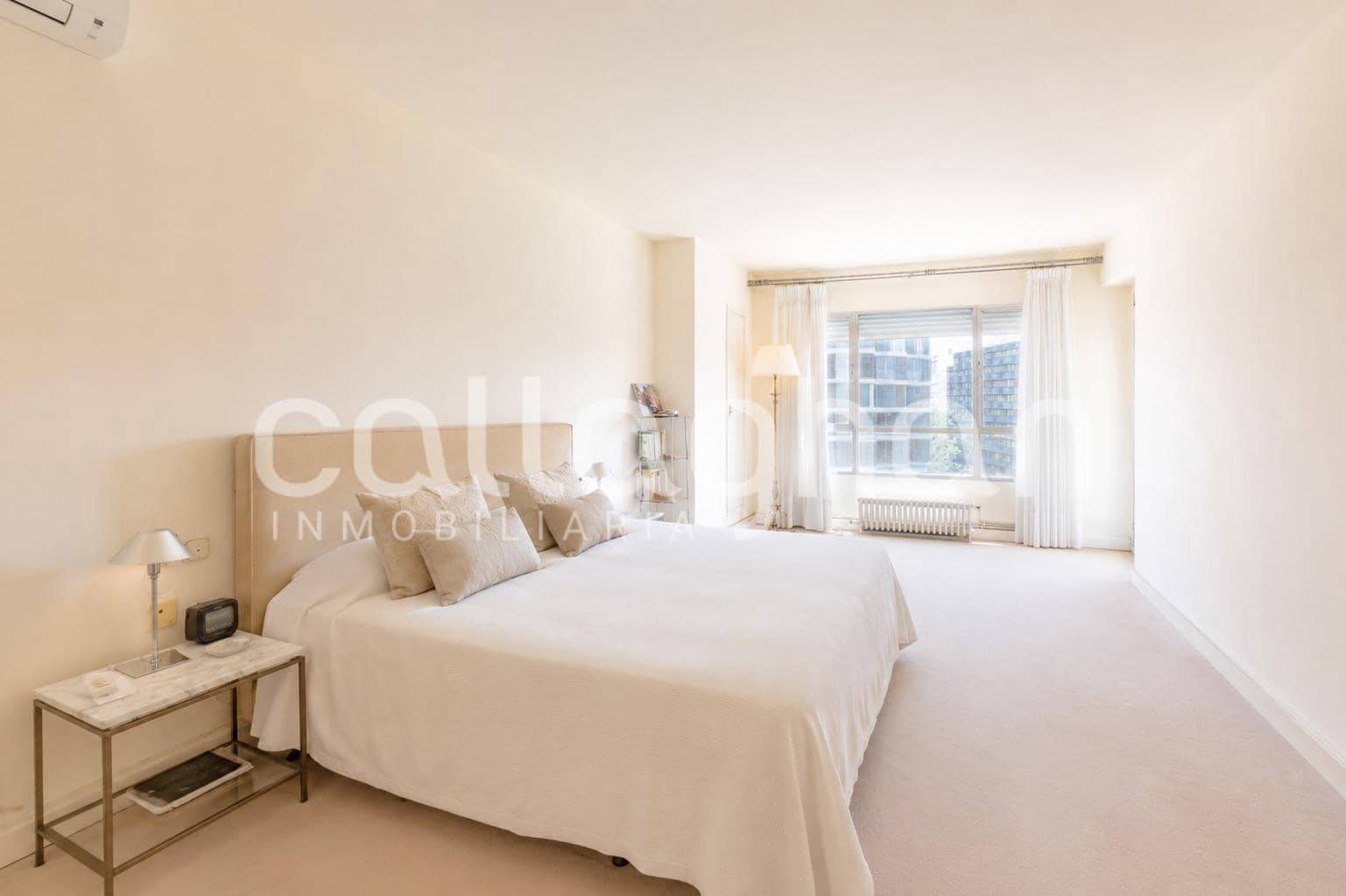5 bedroom Flat for sale in Valencia city with garage - € 1,500,000 (Ref: 9851946)