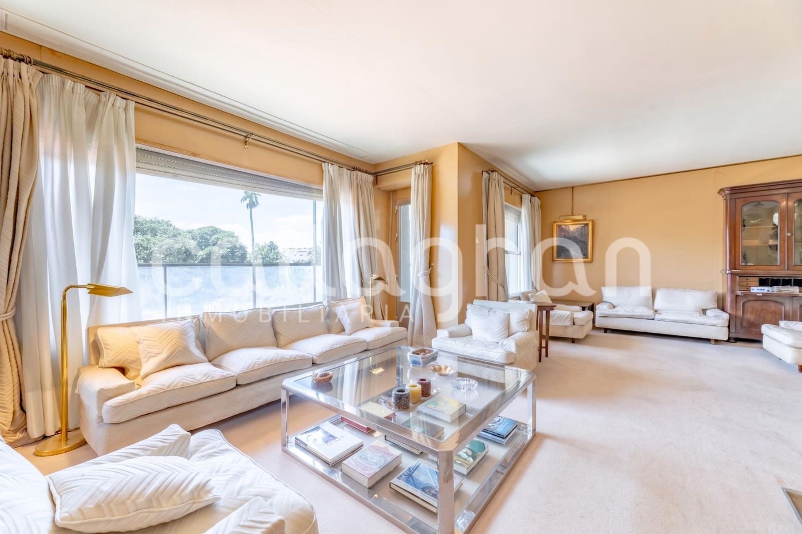 5 bedroom Flat for sale in Valencia city with garage - € 1,500,000 (Ref: 9851946)
