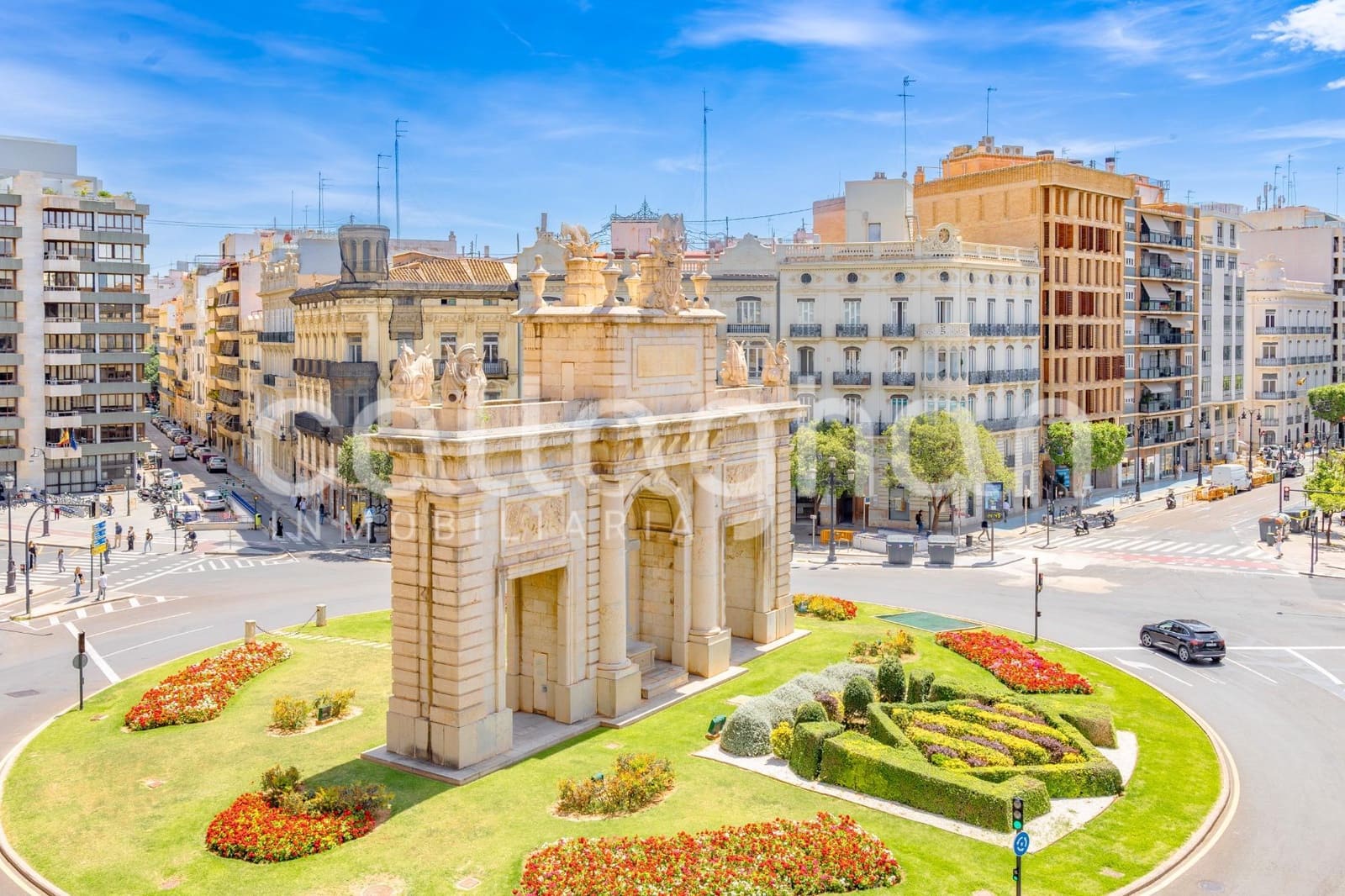 5 bedroom Flat for sale in Valencia city with garage - € 1,500,000 (Ref: 9851946)