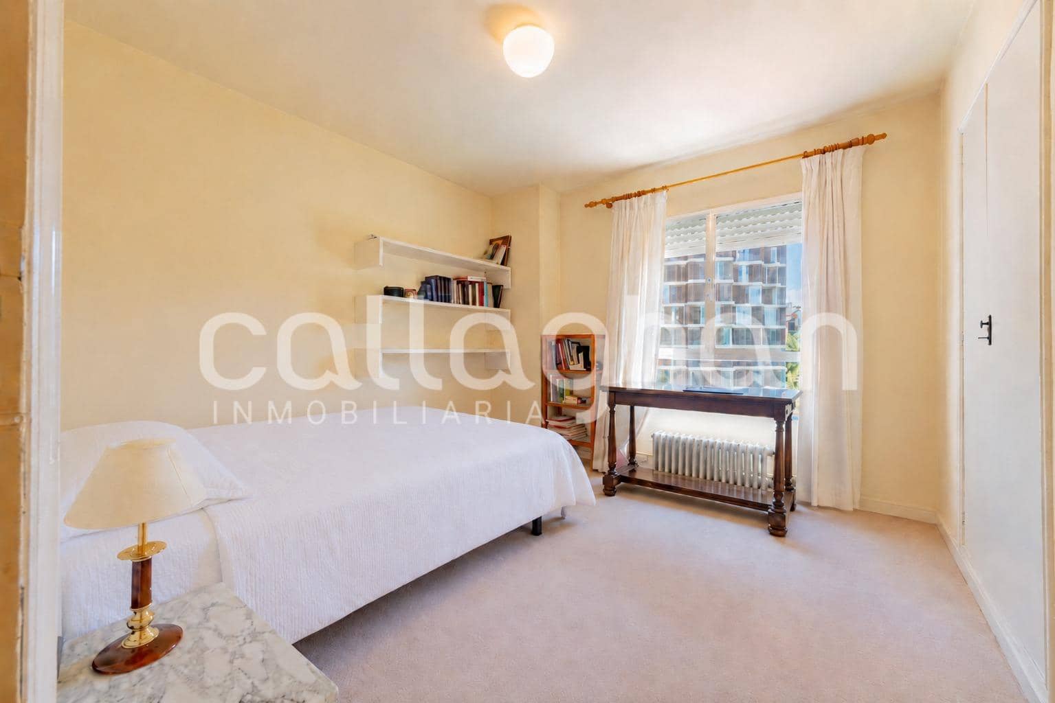 5 bedroom Flat for sale in Valencia city with garage - € 1,500,000 (Ref: 9851946)