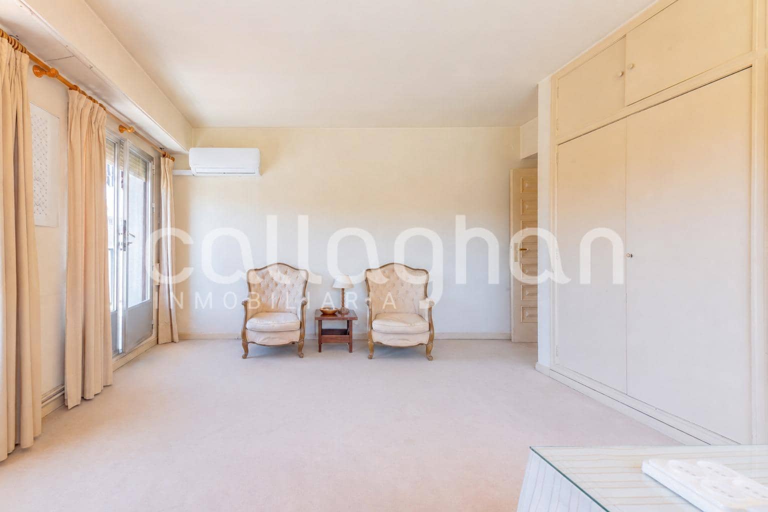 5 bedroom Flat for sale in Valencia city with garage - € 1,500,000 (Ref: 9851946)