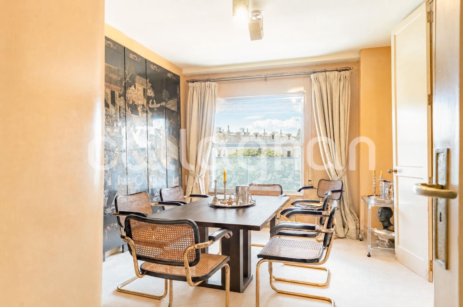 5 bedroom Flat for sale in Valencia city with garage - € 1,500,000 (Ref: 9851946)
