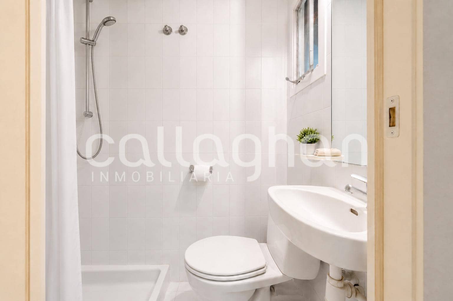 5 bedroom Flat for sale in Valencia city with garage - € 1,500,000 (Ref: 9851946)