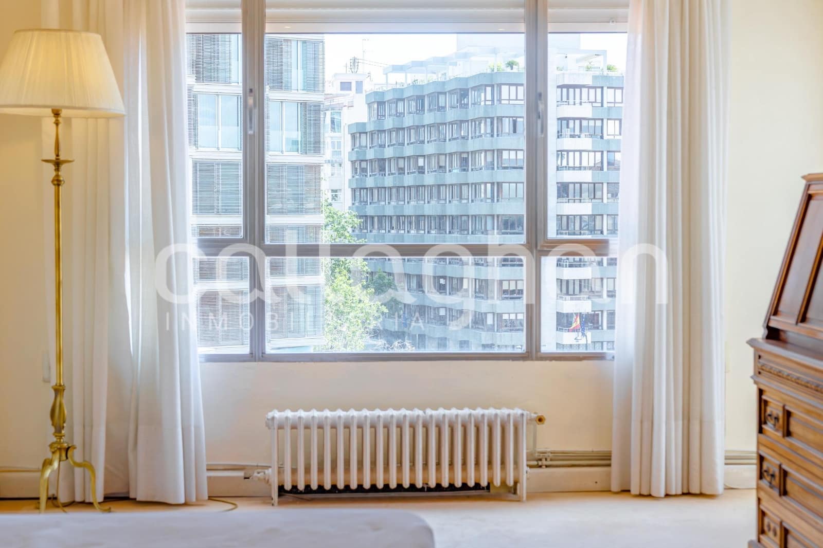 5 bedroom Flat for sale in Valencia city with garage - € 1,500,000 (Ref: 9851946)